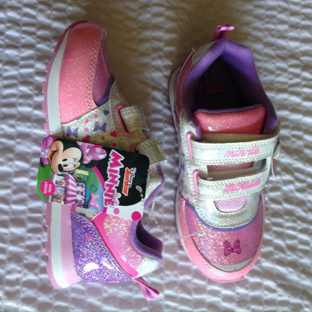 Minnie Mouse Toddler Girls Light Up Sneaker - Picture 16 of 16